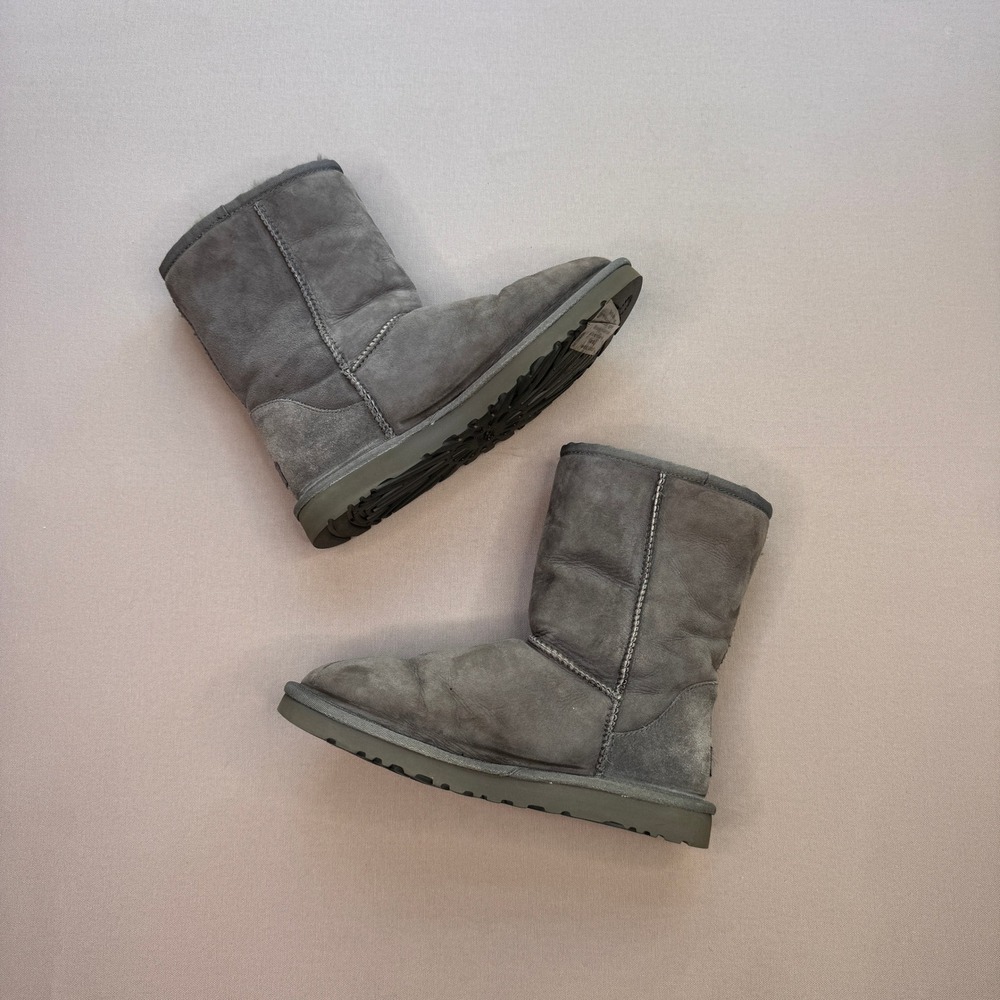 UGG Classic Short Grey Suede Shearling Boots 5825 Womens Size 9